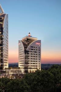 O edifício em que o hotel se localiza
