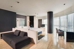 Postel nebo postele na pokoji v ubytování DoubleTree by Hilton Hotel Cluj - City Plaza
