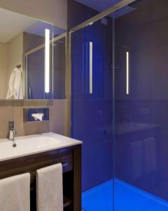 Ένα μπάνιο στο DoubleTree by Hilton Yerevan City Centre