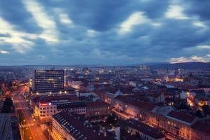 Nespecifikovaný výhled na destinaci Košice nebo výhled na město při pohledu z hotelu