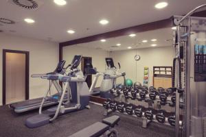 Fitness centrum a/nebo fitness zařízení v ubytování DoubleTree By Hilton Košice