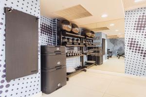 Hampton by Hilton Łódź City Center的厨房或小厨房