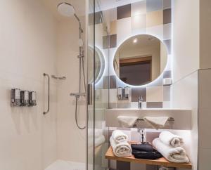 Hampton by Hilton Łódź City Center的一间浴室