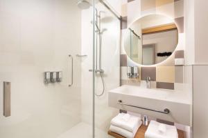 Hampton by Hilton Łódź City Center的一间浴室