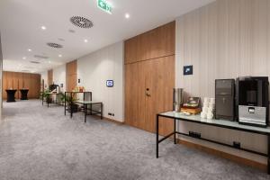 Hampton by Hilton Łódź City Center的咖啡和沏茶工具