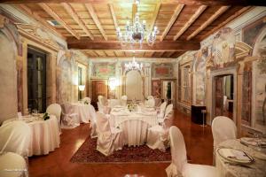 Posezení v ubytování Grand Hotel Villa Torretta, Curio Collection by Hilton + 37 fotografií