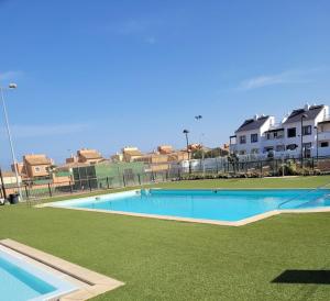 Imagen de la galería de ideal remote work, relaxing, pool and surfing, en Corralejo