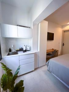 Gallery image of White Door Apartments in Haifa