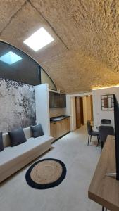 CAIETA Housing的厨房或小厨房