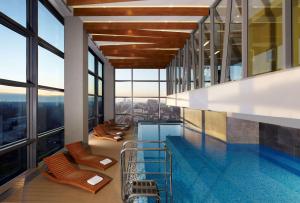 Bazén v ubytování DoubleTree by Hilton Zagreb nebo v jeho okolí