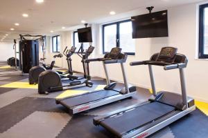 Fitness centrum a/nebo fitness zařízení v ubytování Hilton Garden Inn Munich Messe + 60 fotografií