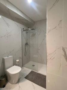 Koupelna v ubytování Quarto duplo com casa de banho exclusiva no Porto