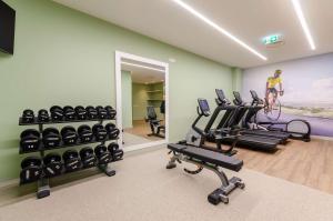 Fitness centrum a/nebo fitness zařízení v ubytování The Emerald House Lisbon - Curio Collection By Hilton