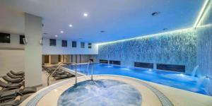 Bazén v ubytování Hilton Podgorica Crna Gora nebo v jeho okolí