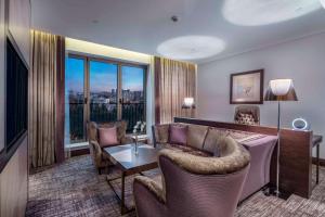 Χώρος καθιστικού στο Hilton Podgorica Crna Gora
