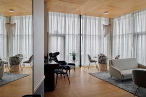 Iceland Parliament Hotel, Curio Collection By Hilton的休息区