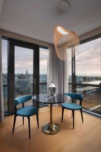 Iceland Parliament Hotel, Curio Collection By Hilton的休息区