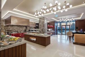 DoubleTree By Hilton Skopje的休息区