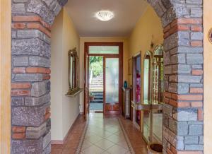 Фотография из галереи Varenna Wonders, Villa with pool for 14 guests в городе Перледо