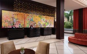 Hilton Dushanbe的休息区