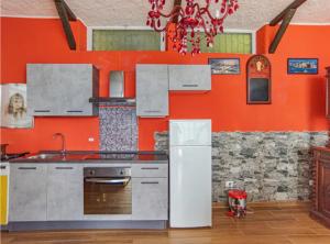 Фотография из галереи Varenna Wonders, Villa with pool for 14 guests в городе Перледо