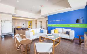 Posezení v ubytování Hampton Inn & Suites by Hilton Los Cabos