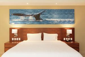 Postel nebo postele na pokoji v ubytování Hampton Inn & Suites by Hilton Los Cabos