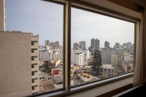 Uma visão geral de Lima ou uma vista da cidade tirada do hotel