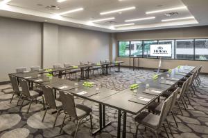 Hilton Des Moines Downtown商务区和/或会议室
