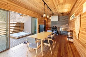 O zonă de relaxare la mokki STARDUST GLAMPING