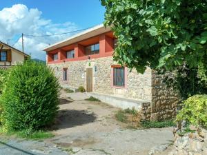 Mansion in Salinillas de Buradón with pool