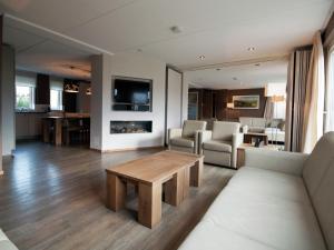Posezení v ubytování Villa in Texel with Luxurious Comfort