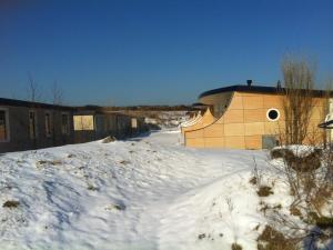 Gallery image of Bungalow in Netherlands with Ship-Like Design in 's-Gravenzande +32 photos