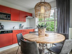 Dapur atau dapur kecil di Holiday House in Holland with Big Garden