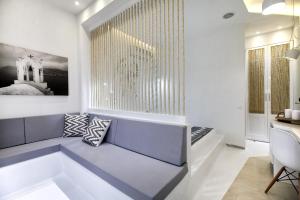 A seating area at Privée Santorini