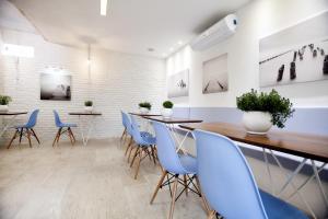 A seating area at Privée Santorini
