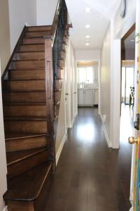 Afbeelding uit fotogalerij van Quiet and Contemporary Home in Markham +25 foto's