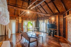 Posezení v ubytování Koh Jum Resort