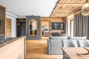 A seating area at Lech Valley Lodge