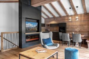 A seating area at Lech Valley Lodge