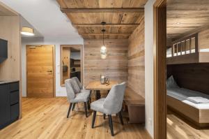 A television and/or entertainment centre at Lech Valley Lodge