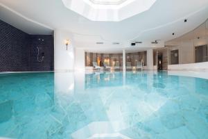 The swimming pool at or close to Lech Valley Lodge
