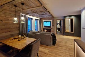 A television and/or entertainment centre at Lech Valley Lodge
