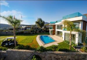 Bazén v ubytování Bodrum Turkbuku Luxury Holiday Villas nebo v jeho okolí