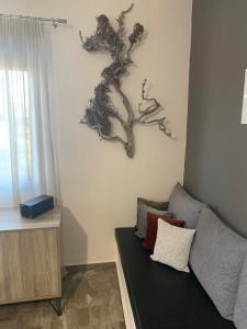 Posezení v ubytování Eucalyptοs house