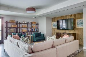 Posezení v ubytování Hoboken 2BR w Doorman Gym WD nr shuttle NYC-717