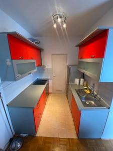 Кухня или мини-кухня в Studio apartman Vrbani
