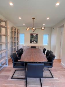 Galeriebild der Unterkunft Gorgeous Private and Gated Home in Silver Lake with Pool & Views in Los Angeles + 34 Fotos