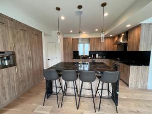 Galeriebild der Unterkunft Gorgeous Private and Gated Home in Silver Lake with Pool & Views in Los Angeles