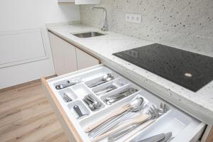 Albergue A Fabrica的厨房或小厨房